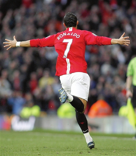 埃塞俄比亚选手包揽2025年武汉马拉松男、女冠军.